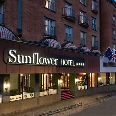 Hotel Sunflower Милано Екстериор снимка