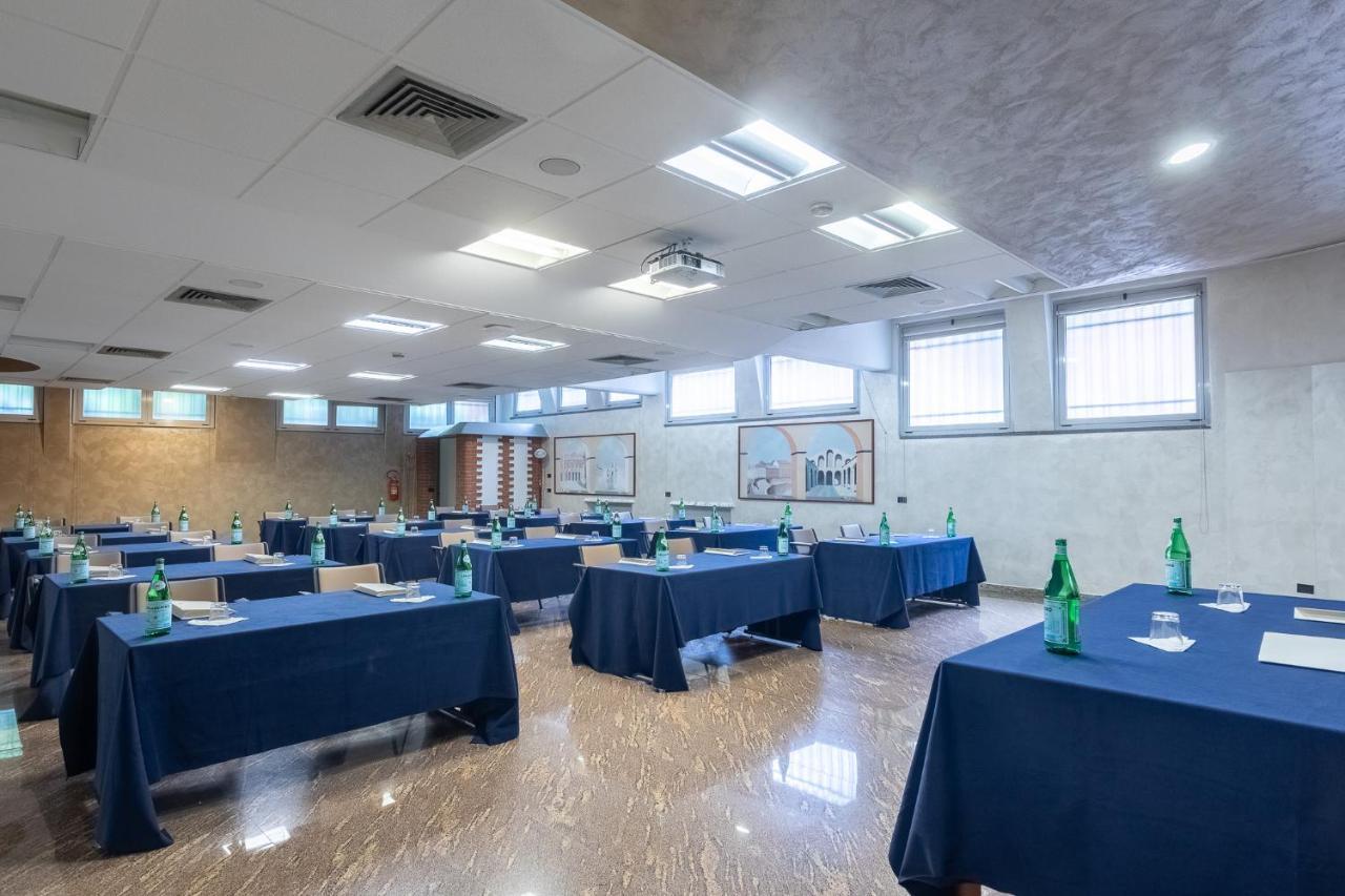 Hotel Sunflower Милано Екстериор снимка