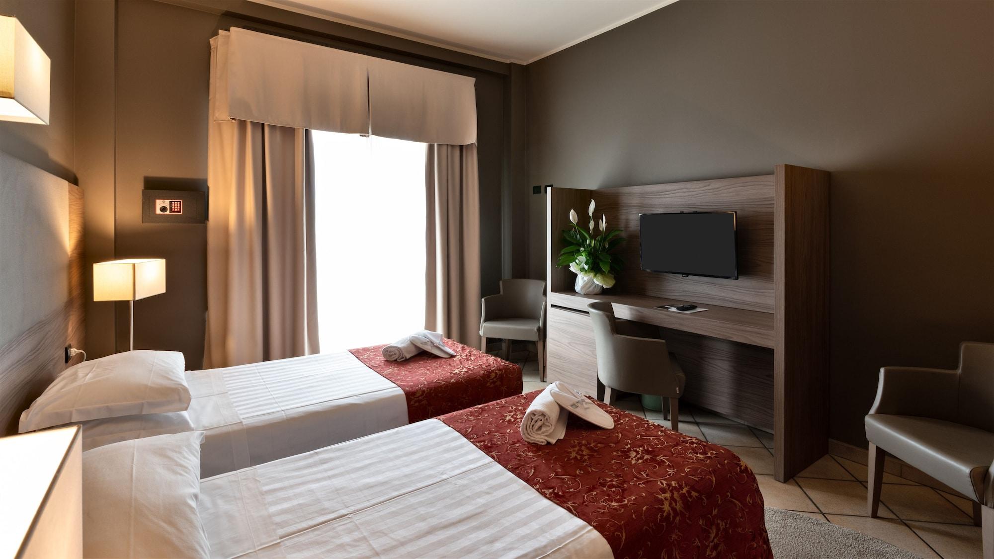 Hotel Sunflower Милано Екстериор снимка