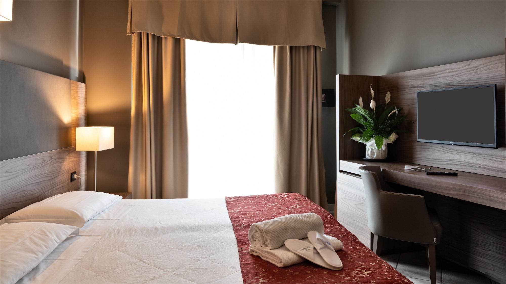 Hotel Sunflower Милано Екстериор снимка