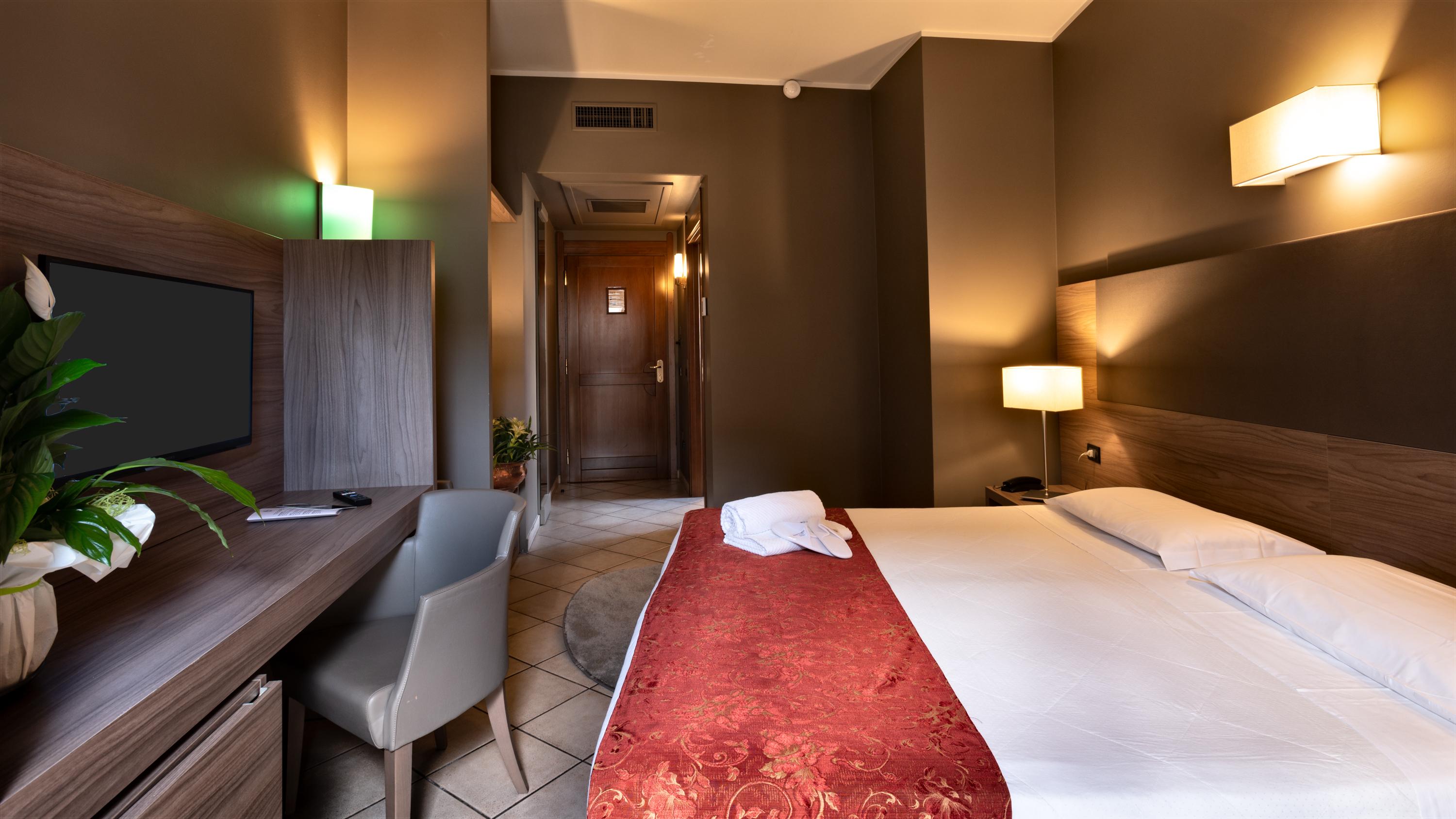 Hotel Sunflower Милано Екстериор снимка