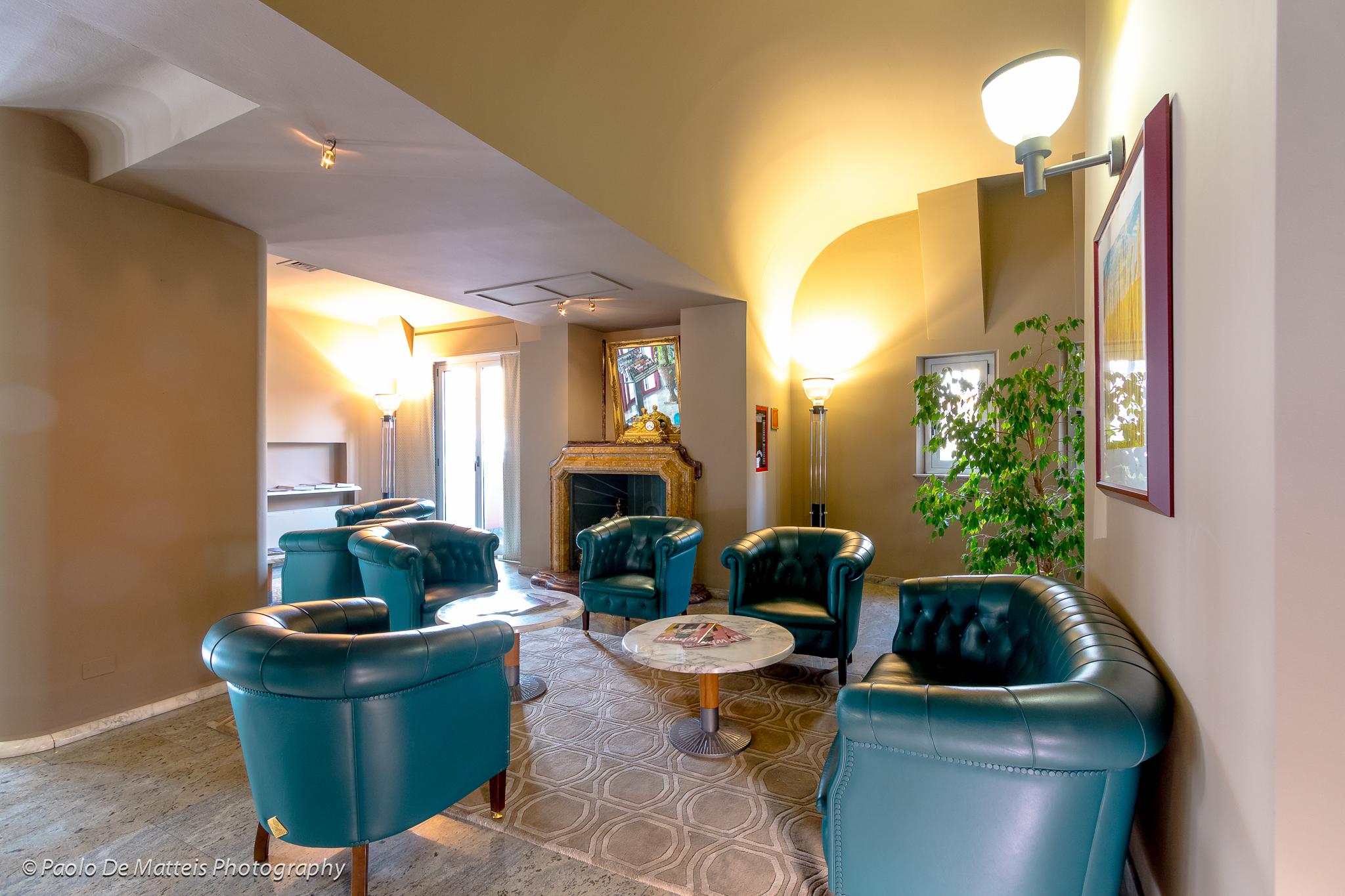Hotel Sunflower Милано Екстериор снимка