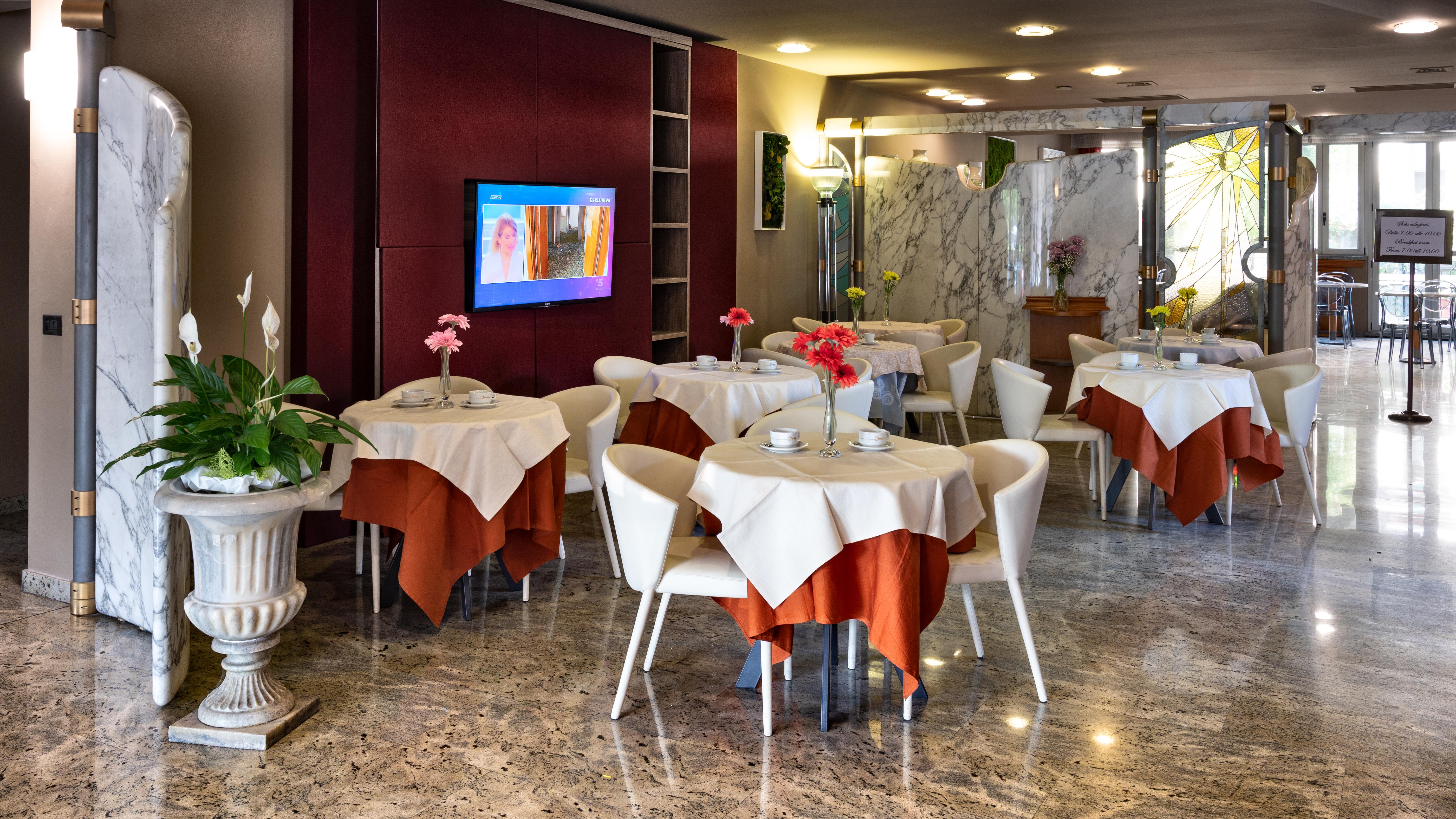 Hotel Sunflower Милано Екстериор снимка