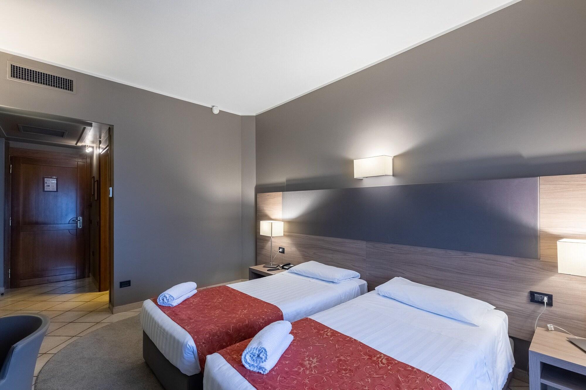 Hotel Sunflower Милано Екстериор снимка