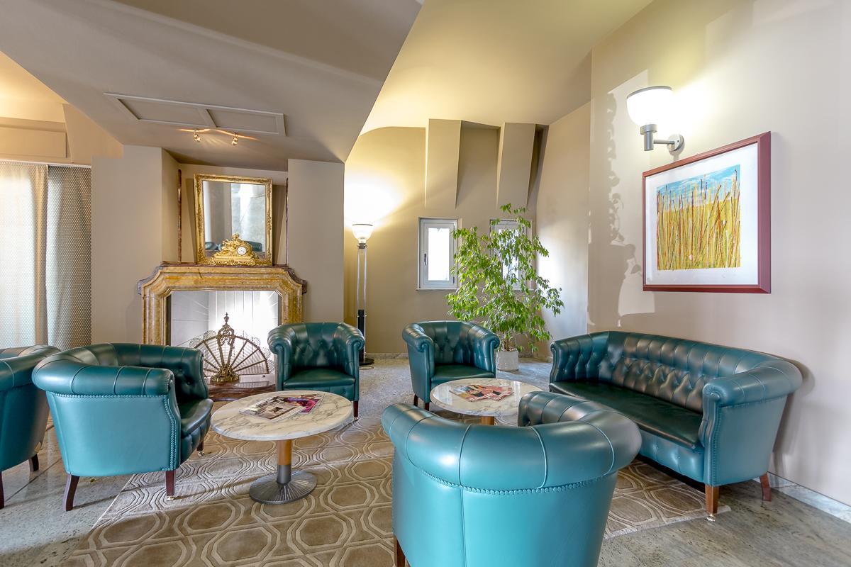 Hotel Sunflower Милано Екстериор снимка